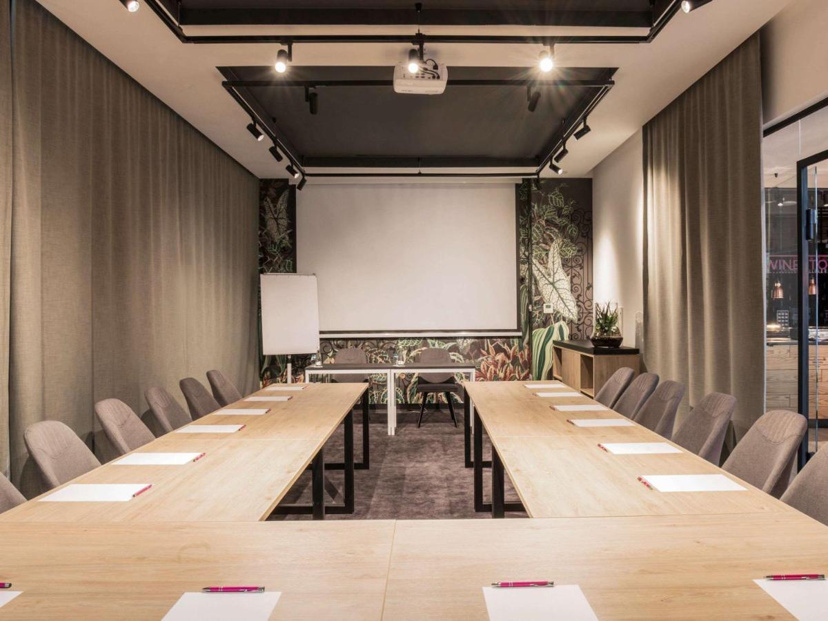 ホテル Ibis Styles Krakow East エクステリア 写真