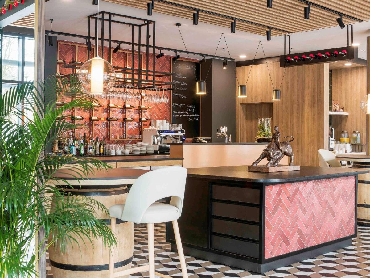 ホテル Ibis Styles Krakow East エクステリア 写真