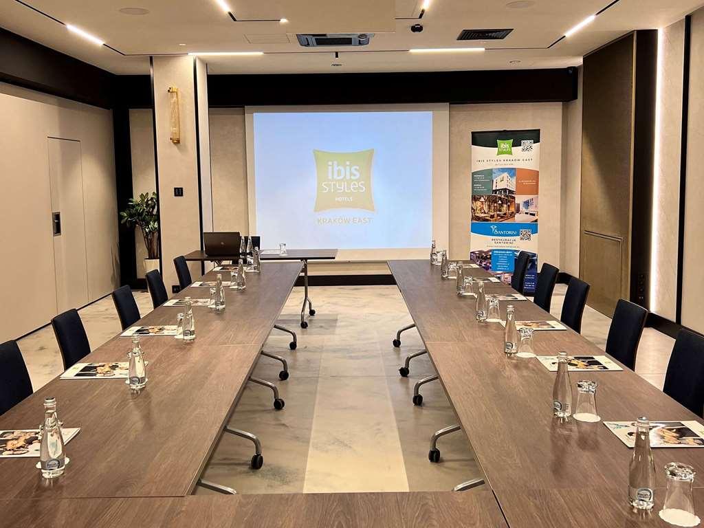 ホテル Ibis Styles Krakow East 設備 写真