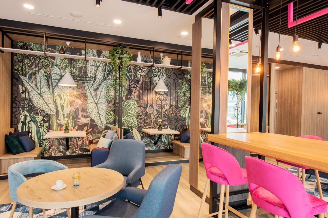 ホテル Ibis Styles Krakow East エクステリア 写真
