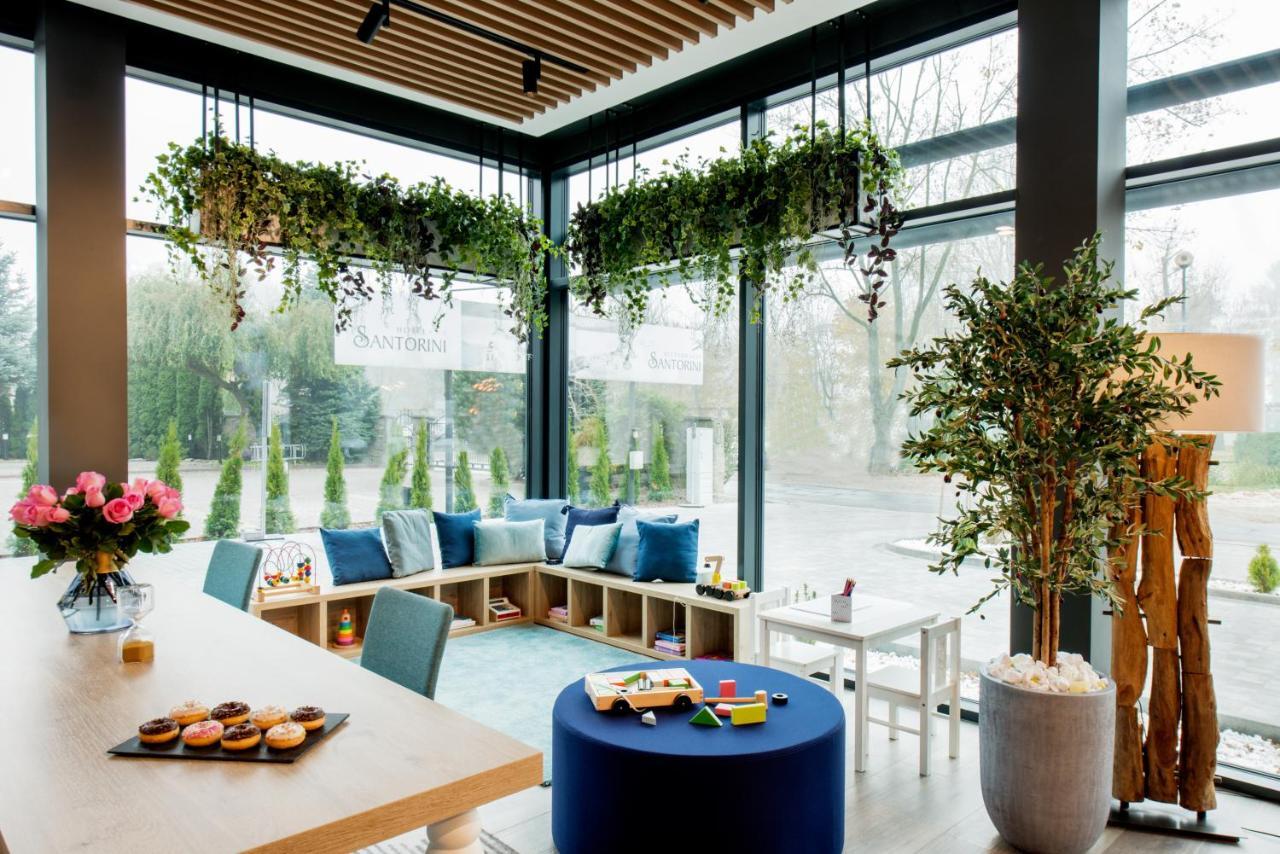 ホテル Ibis Styles Krakow East エクステリア 写真