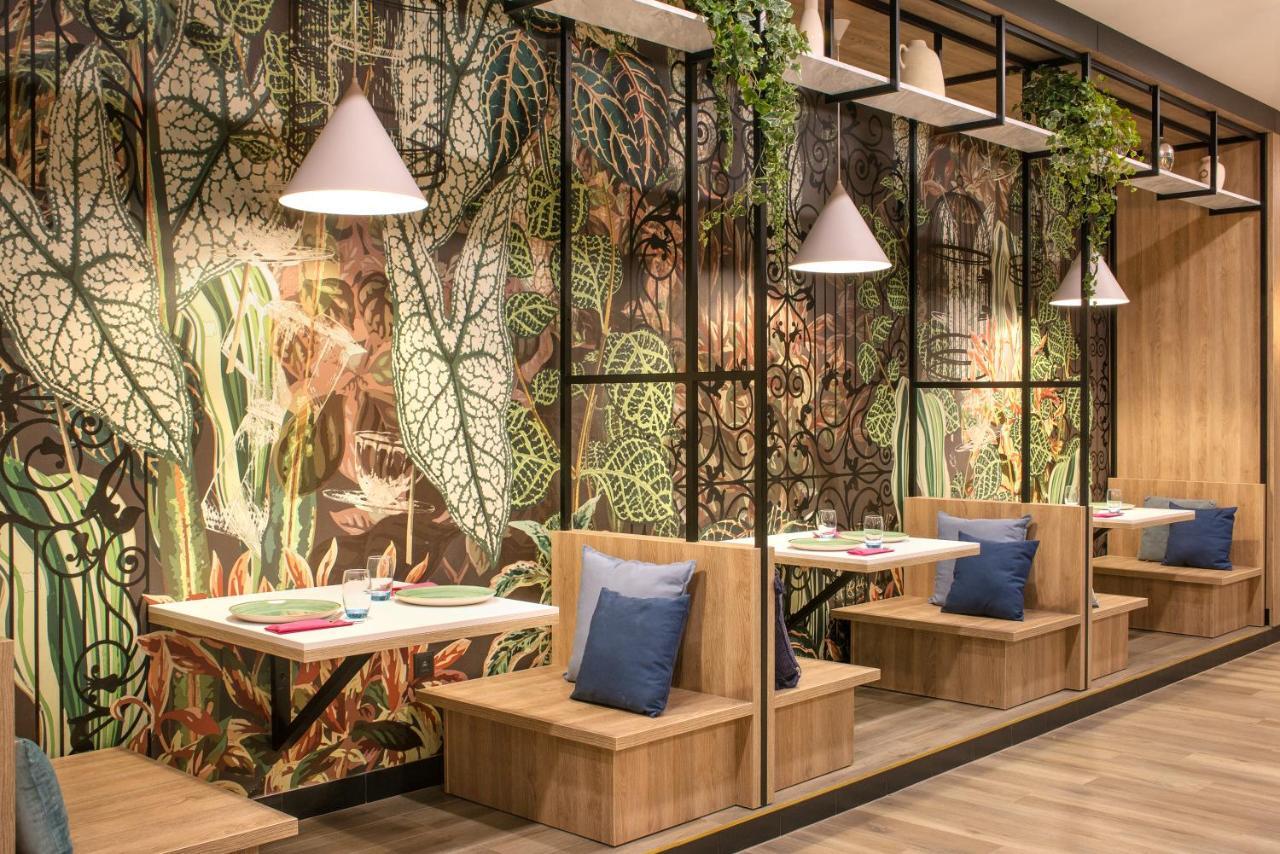 ホテル Ibis Styles Krakow East エクステリア 写真