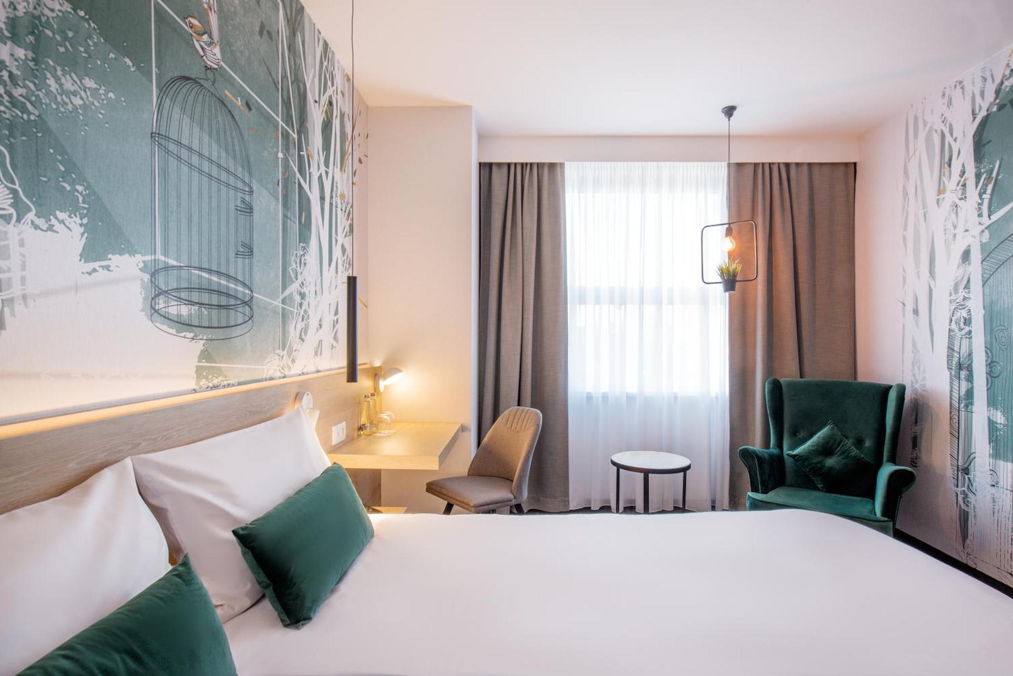 ホテル Ibis Styles Krakow East エクステリア 写真