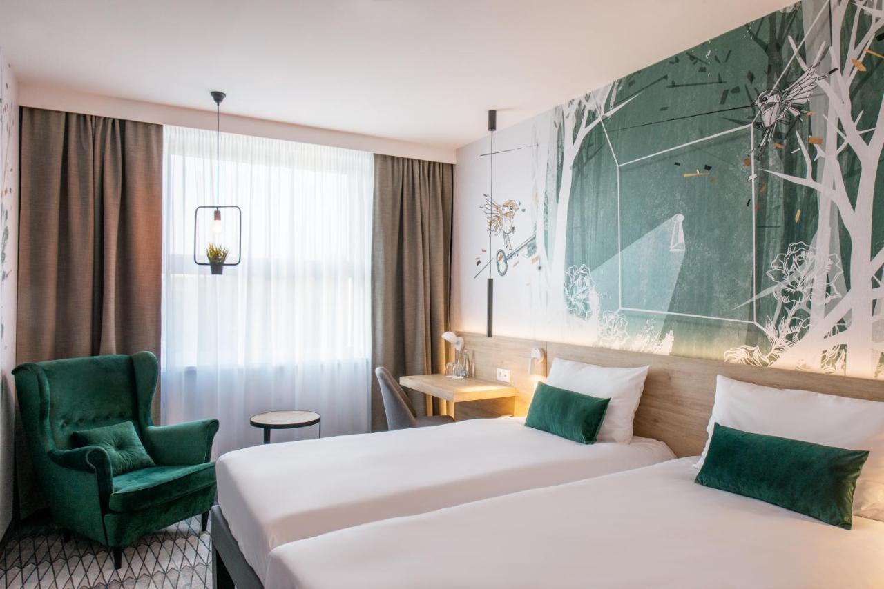 ホテル Ibis Styles Krakow East エクステリア 写真